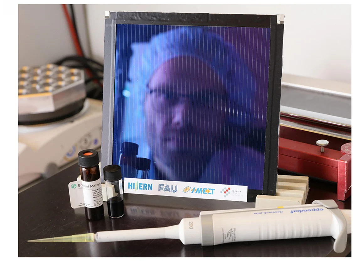 Open access visualization of Photo, Module, Sub-cell, Photograph