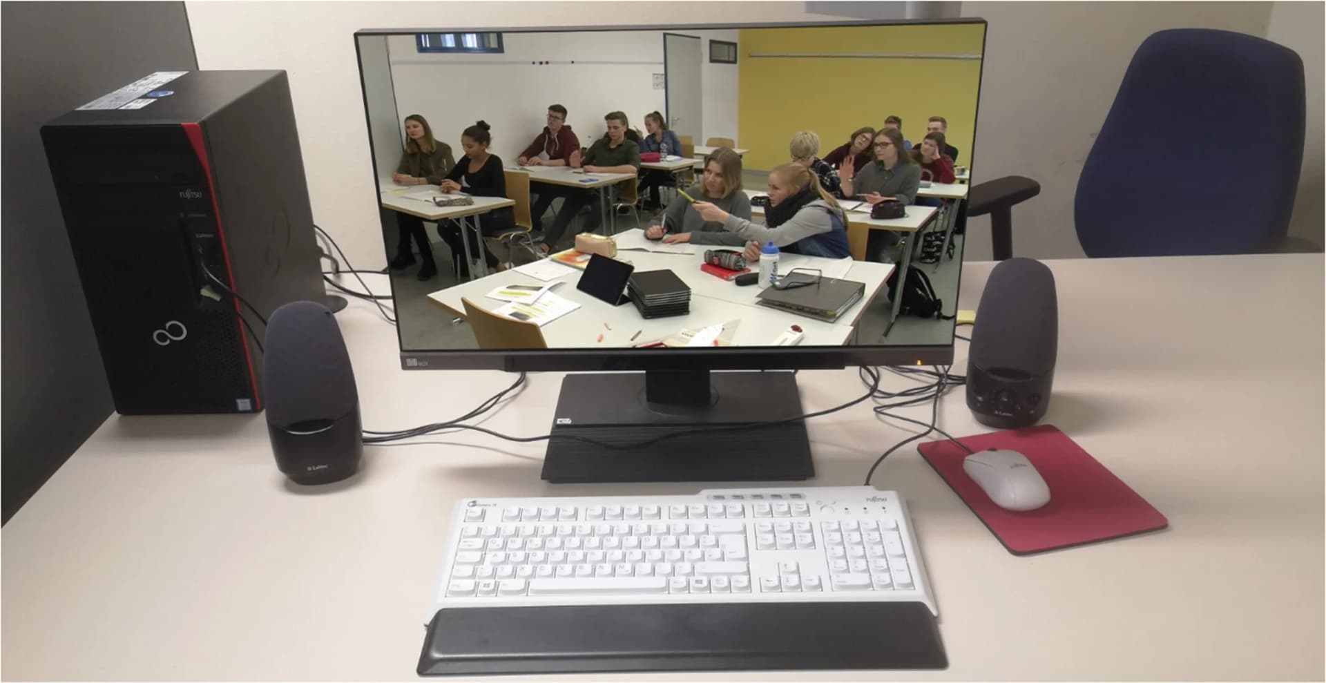 Open access visualization of Photo, Research Design, Eye Tracker, Interview, Participants